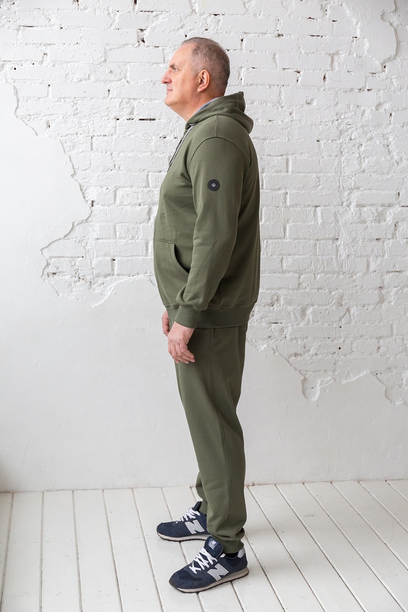 Костюм спортивный