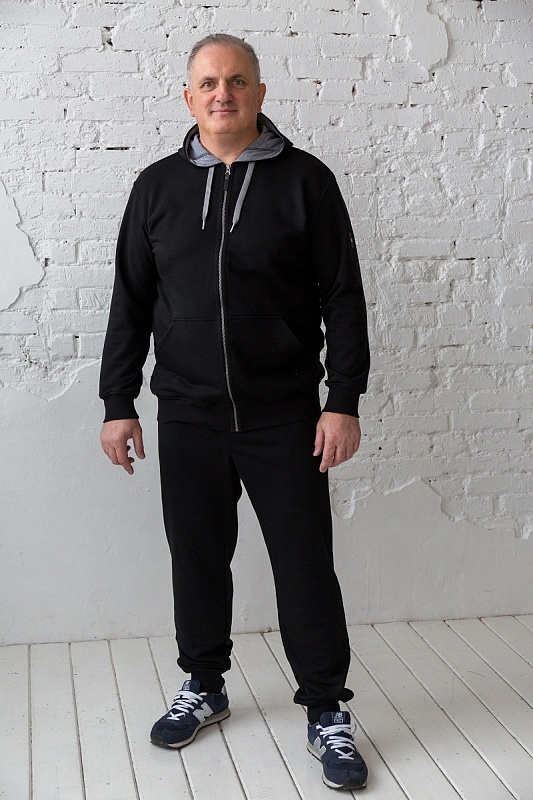 Костюм спортивный